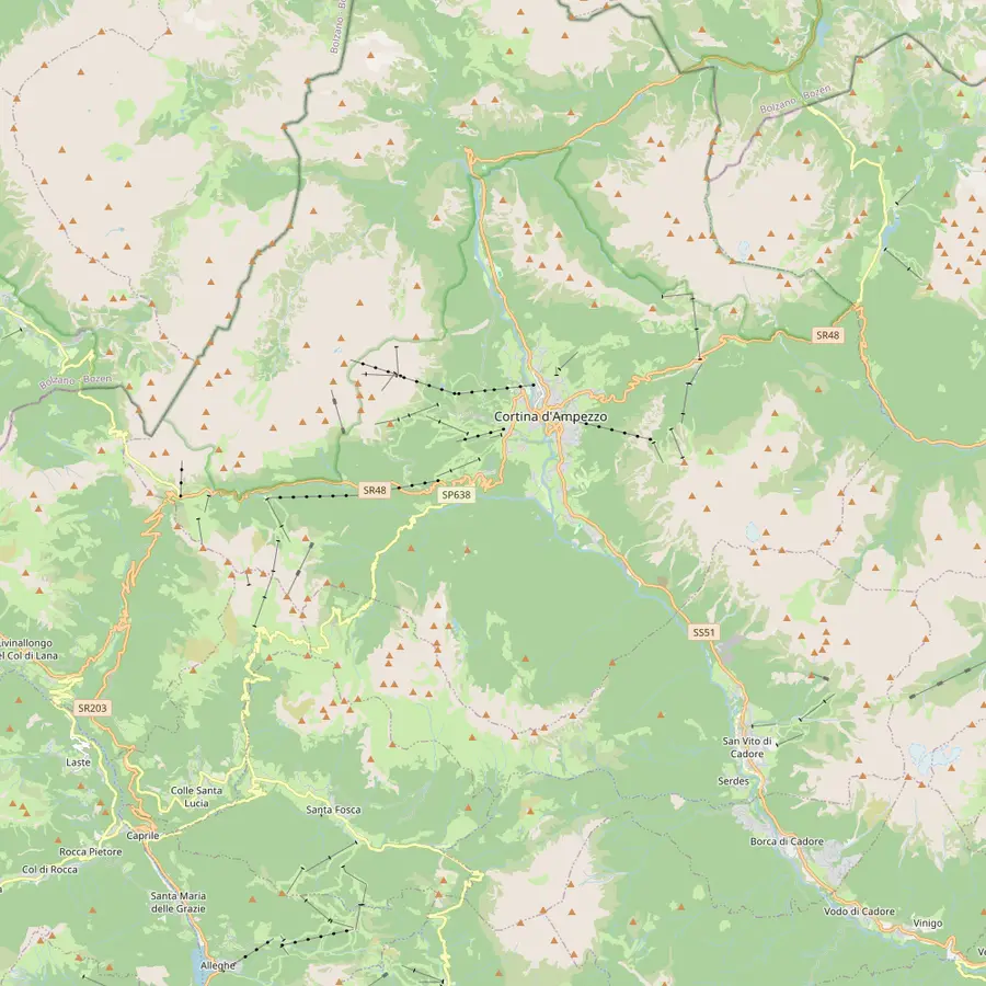 Map around Cortina d'Ampezzo with Passo Tre Croci, Rifugio Vandelli at Lake Sorapis, the Cinque Torri huts, Rifugio Nuvolau, Passo di Giau and Rifugio Lagazuoi